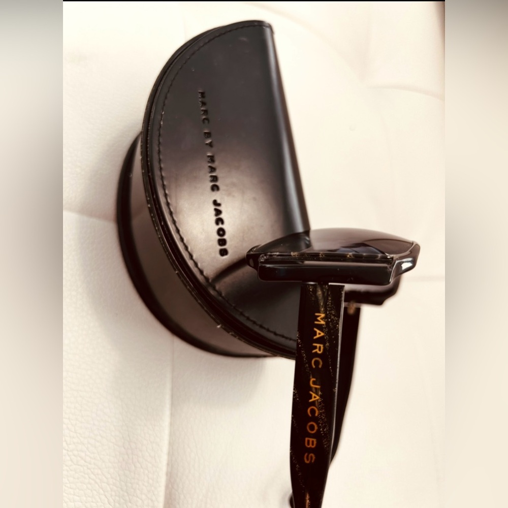 MARC JACOBS . Beautiful sunglasses for woman